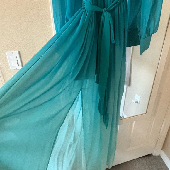 Elegant Teal Ombre Maxi Dress - Picture 12 of 16